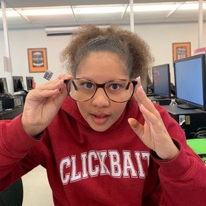 Meet your Posher, Vivian